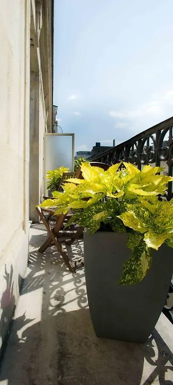 Caumartin 64 Paris